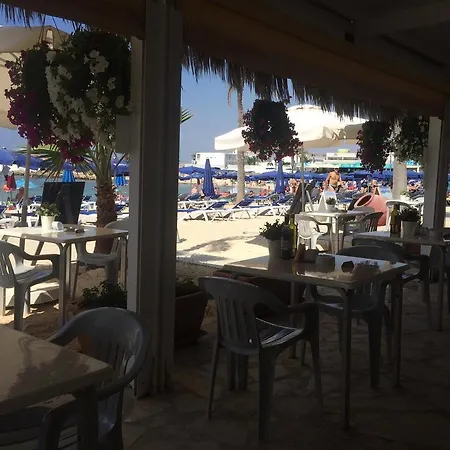 דירה House On The Beach *