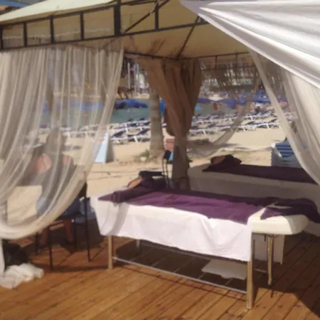 House On The Beach شقة